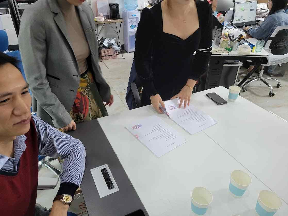 singeing an OEM and NNN  contract in factory , Guangzhou China